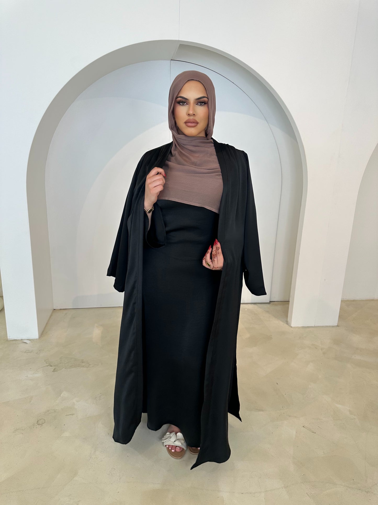 Tasnim Abaya Set- Black