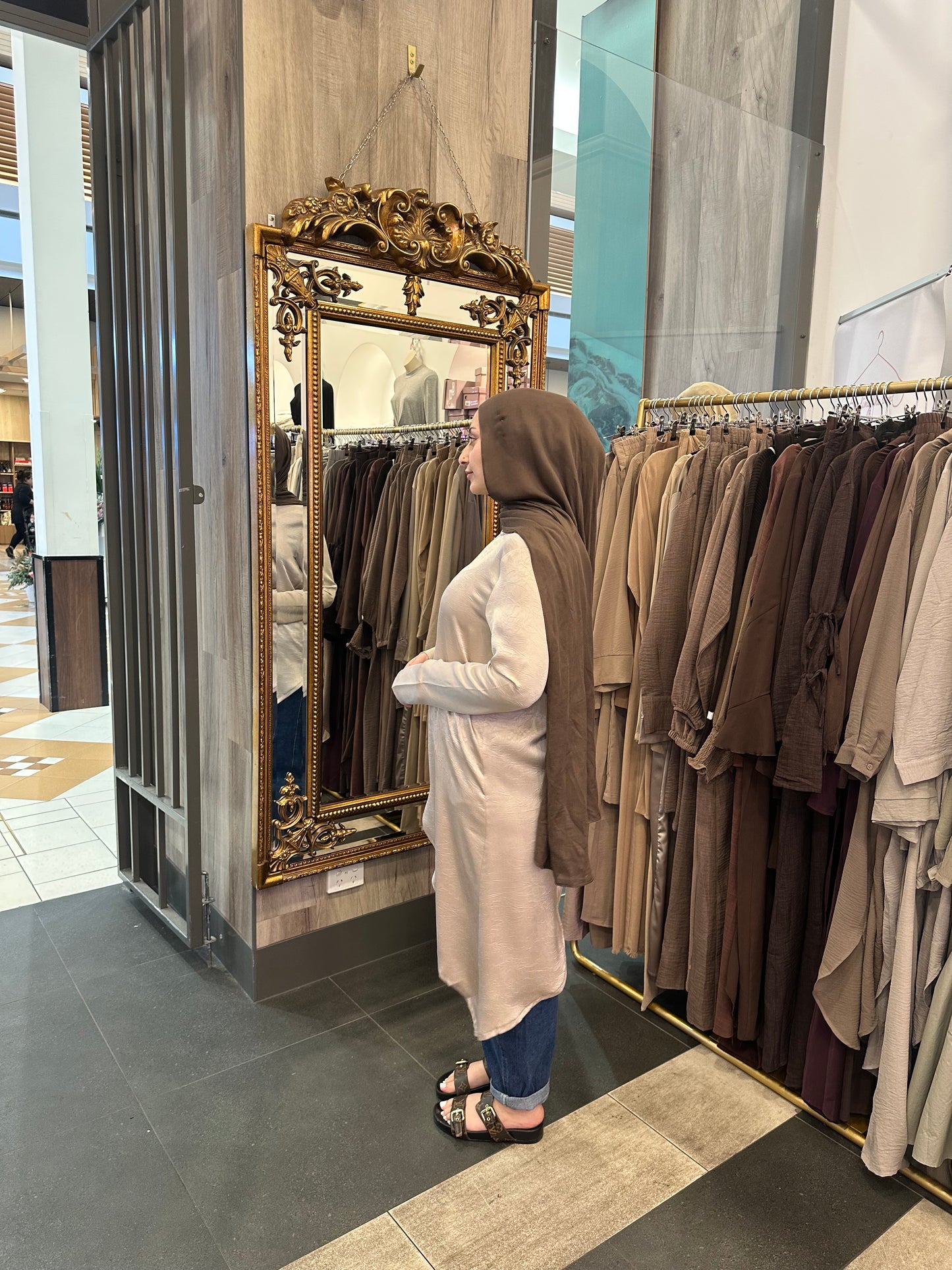 Anna Asymetric Top