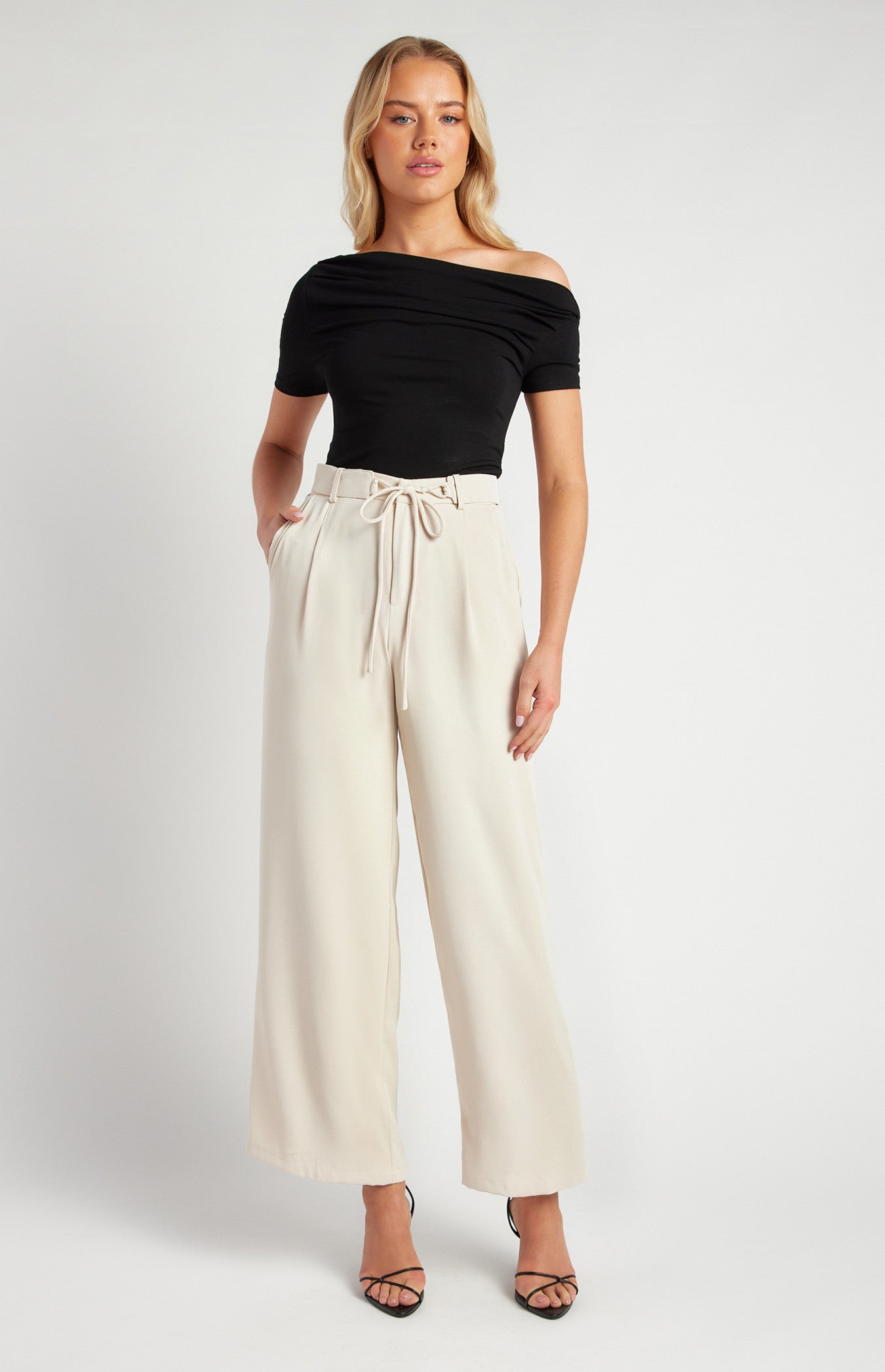 Belt Detail Wide Leg Pants- Bone