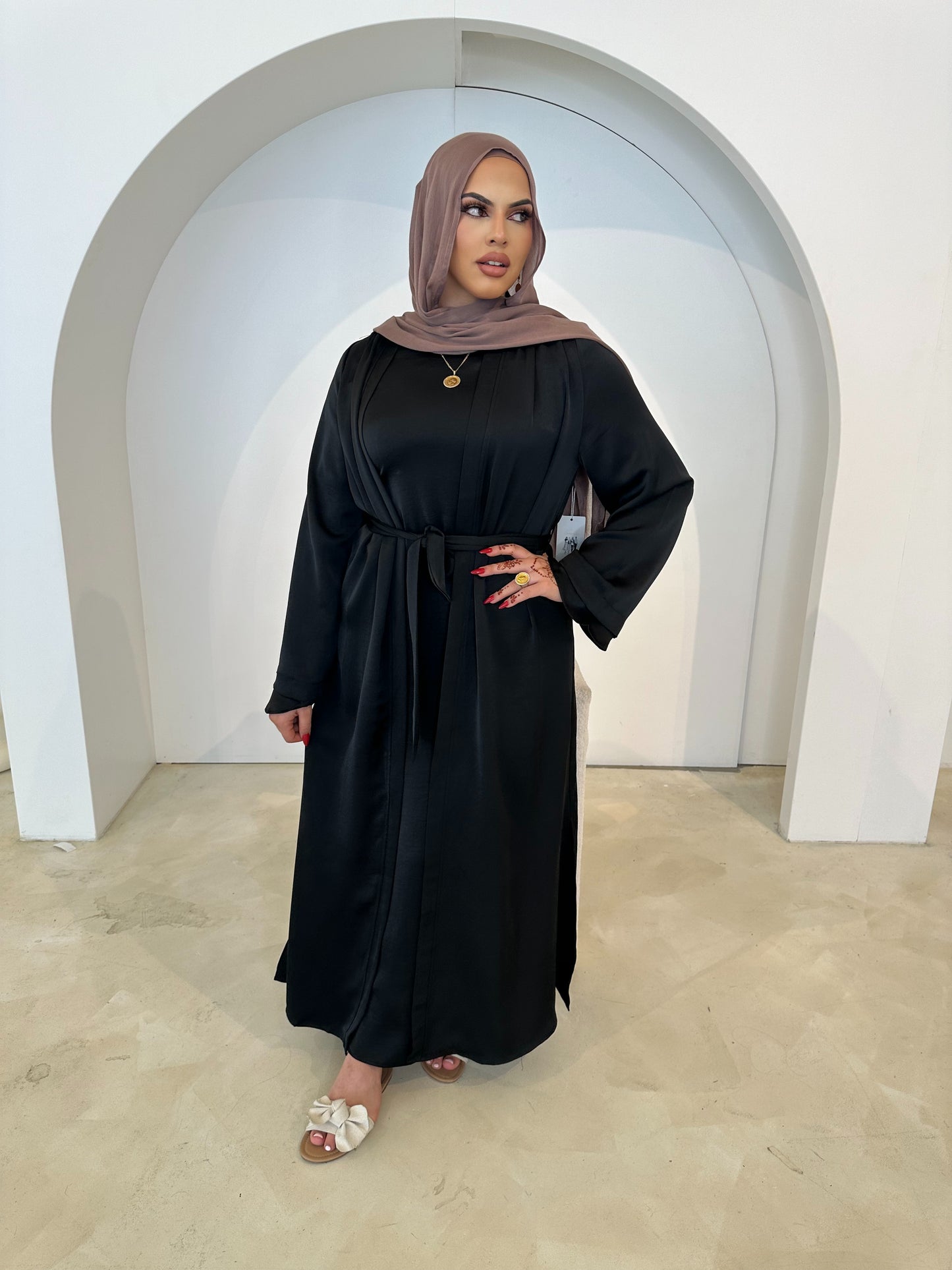 Tasnim Abaya Set- Black