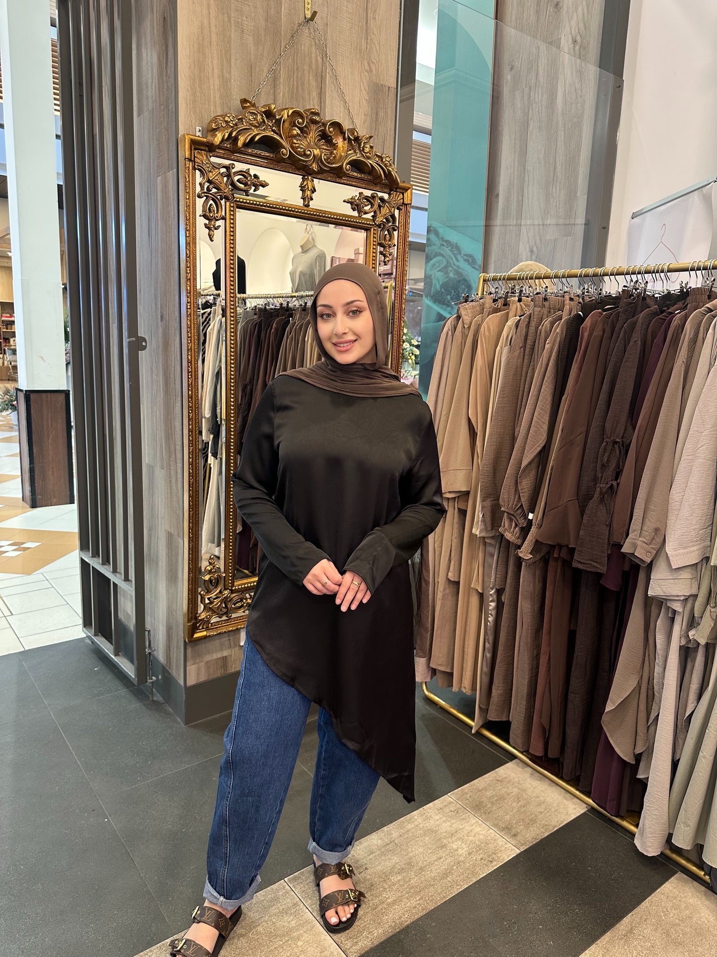 Anna Asymetric Top
