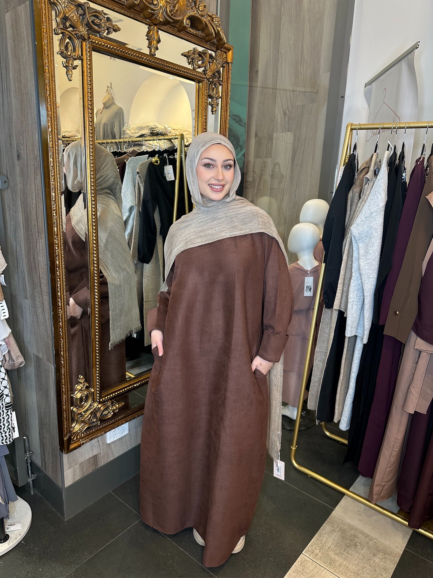 Kawsar Swade Abaya