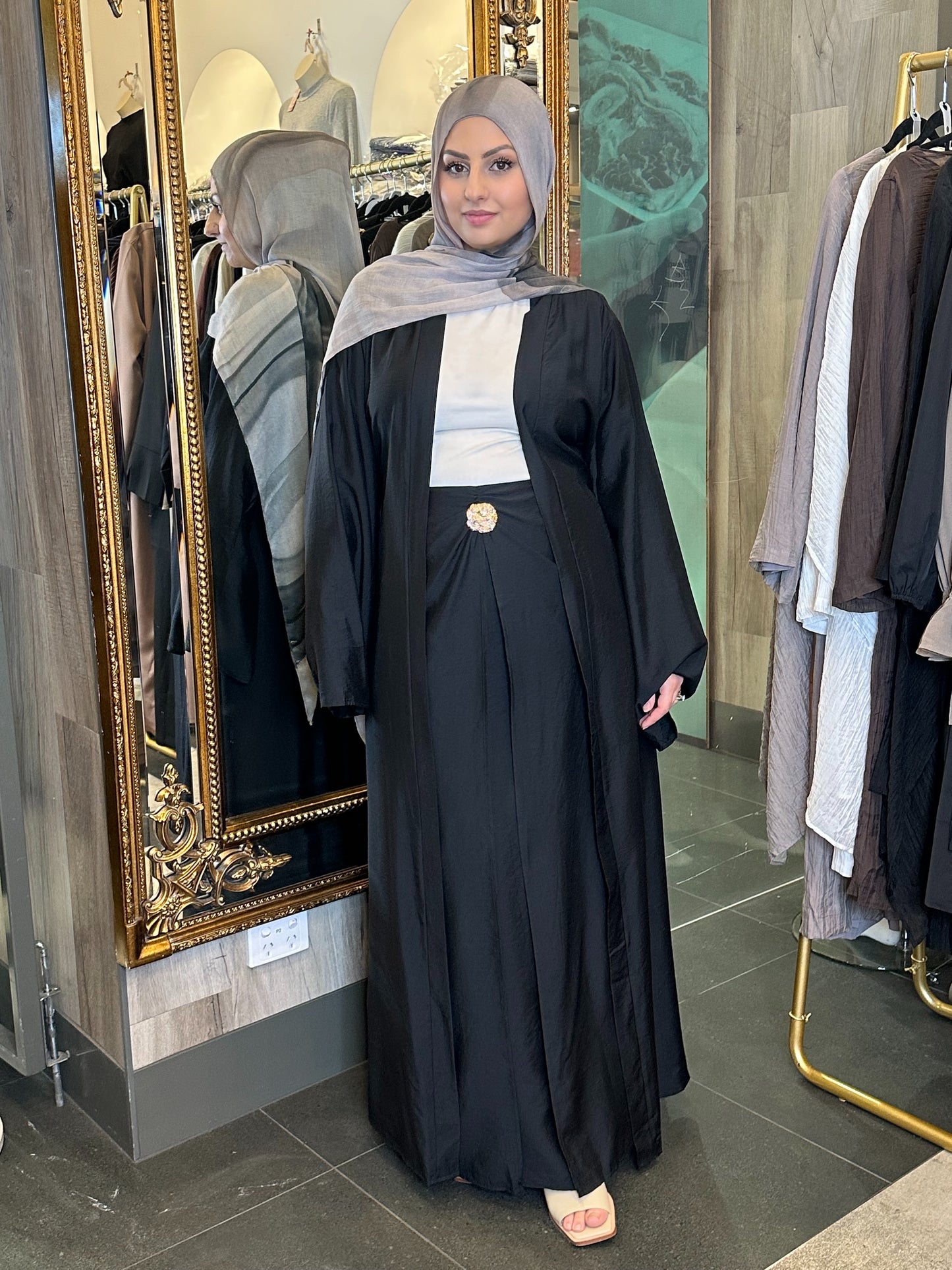 Nesrin Skirt Set