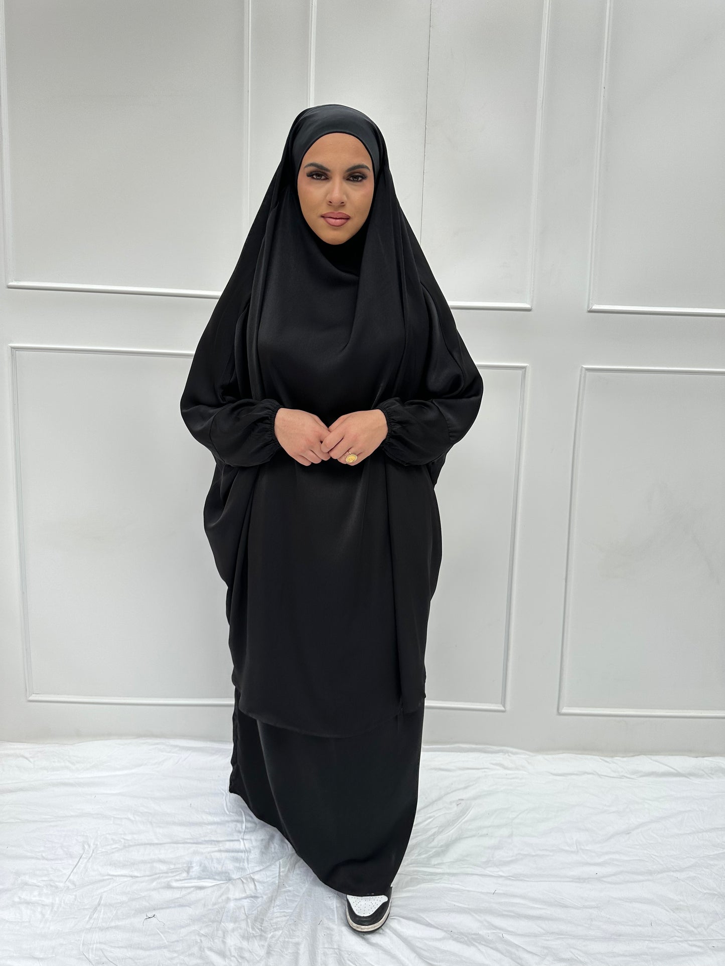 Sahar Jilbab Satin Black