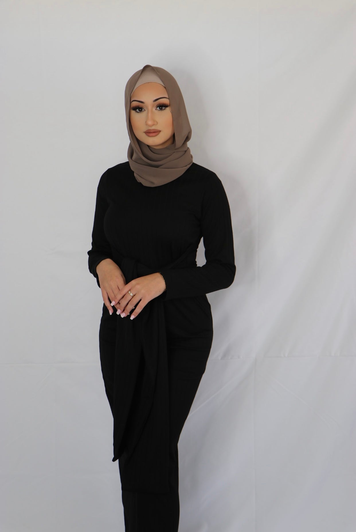 Ariana Ribbed Maxi Dress-Black