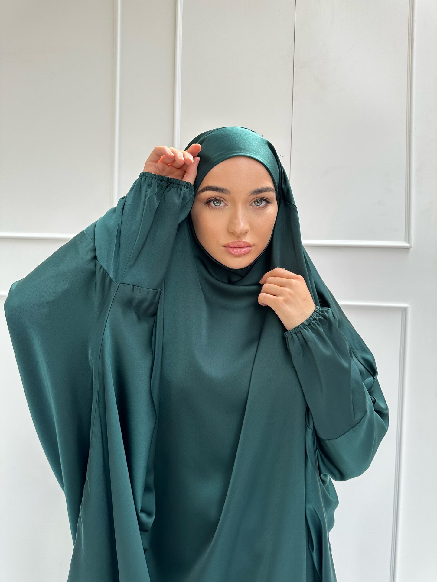 Sahar Jilbab Satin Green