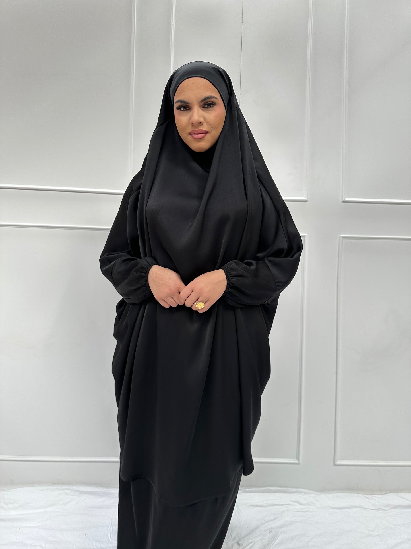 Sahar Jilbab Satin Black