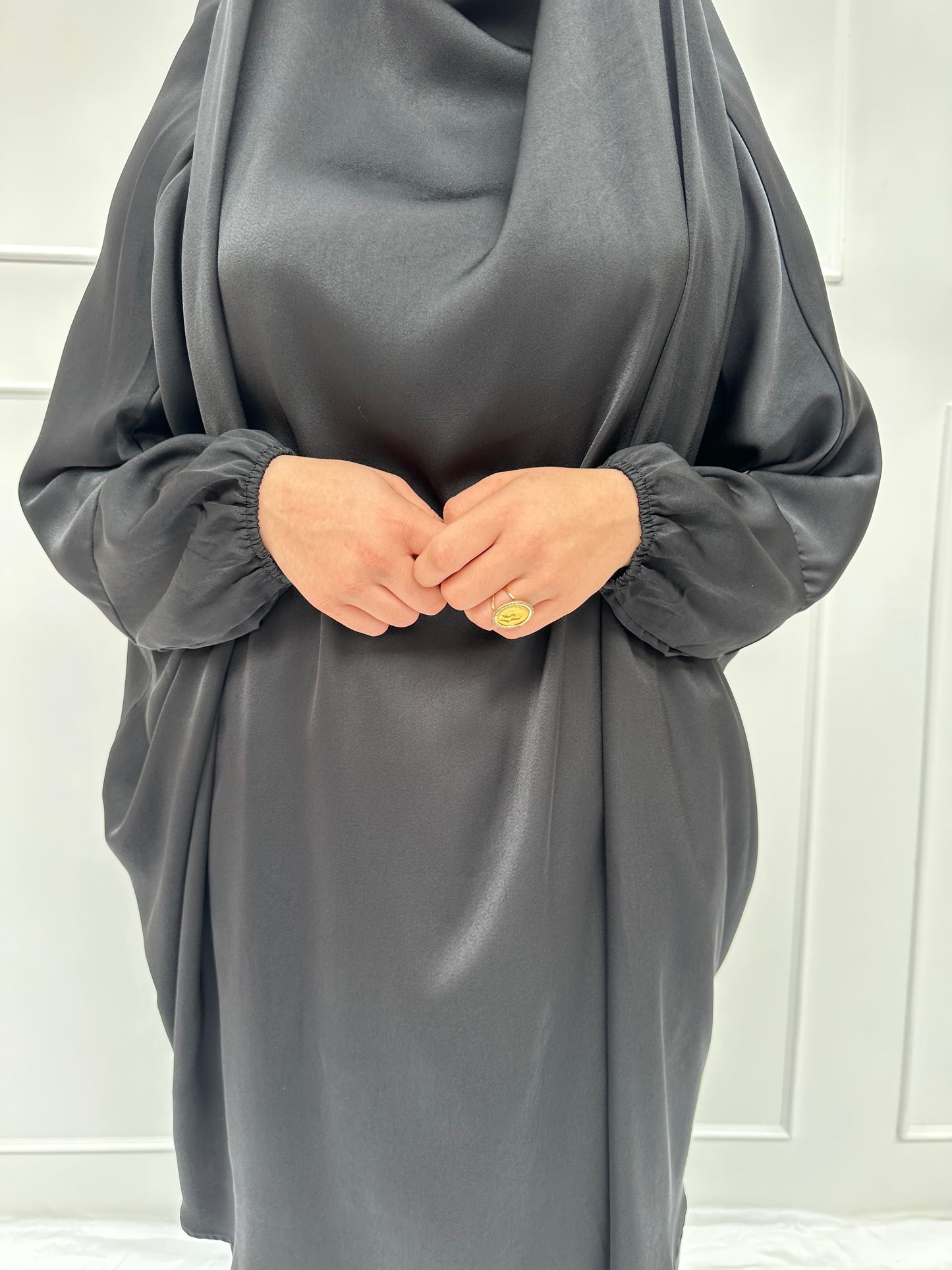 Sahar Jilbab Satin Black