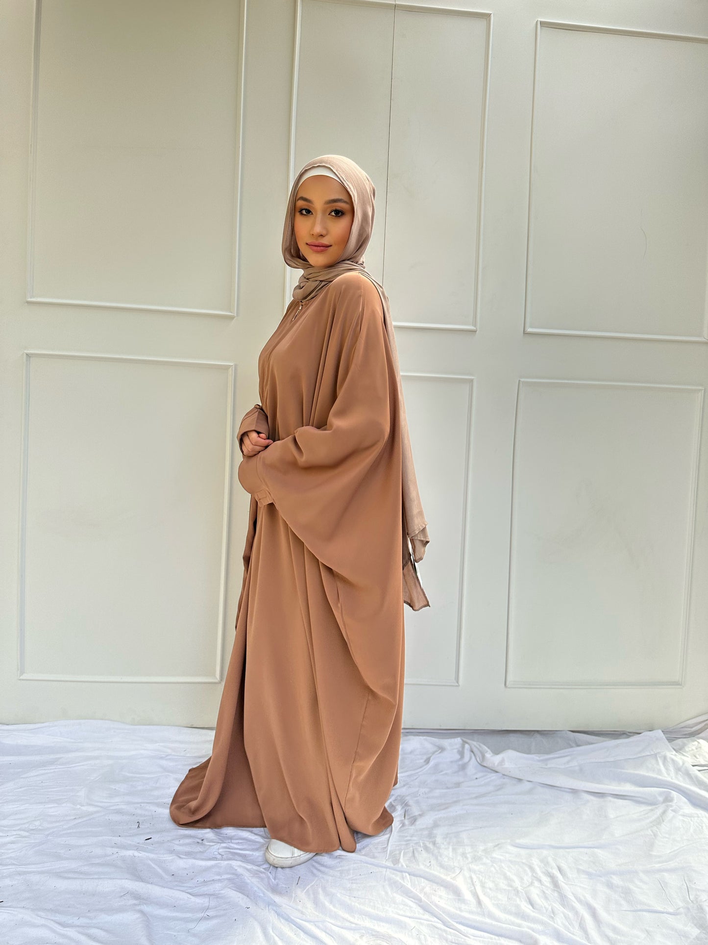 Yasmine Abaya khaki