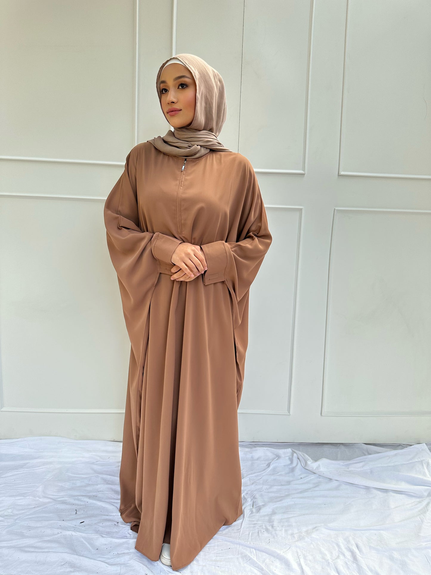 Yasmine Abaya khaki