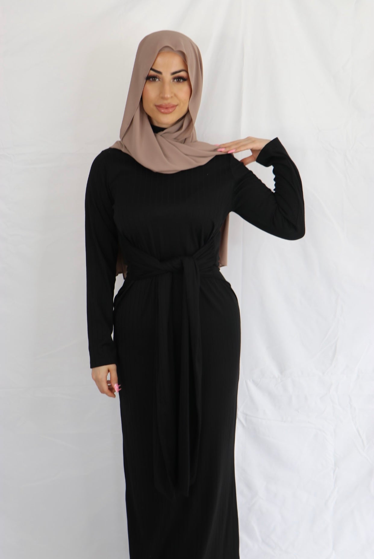 Ariana Ribbed Maxi Dress-Black