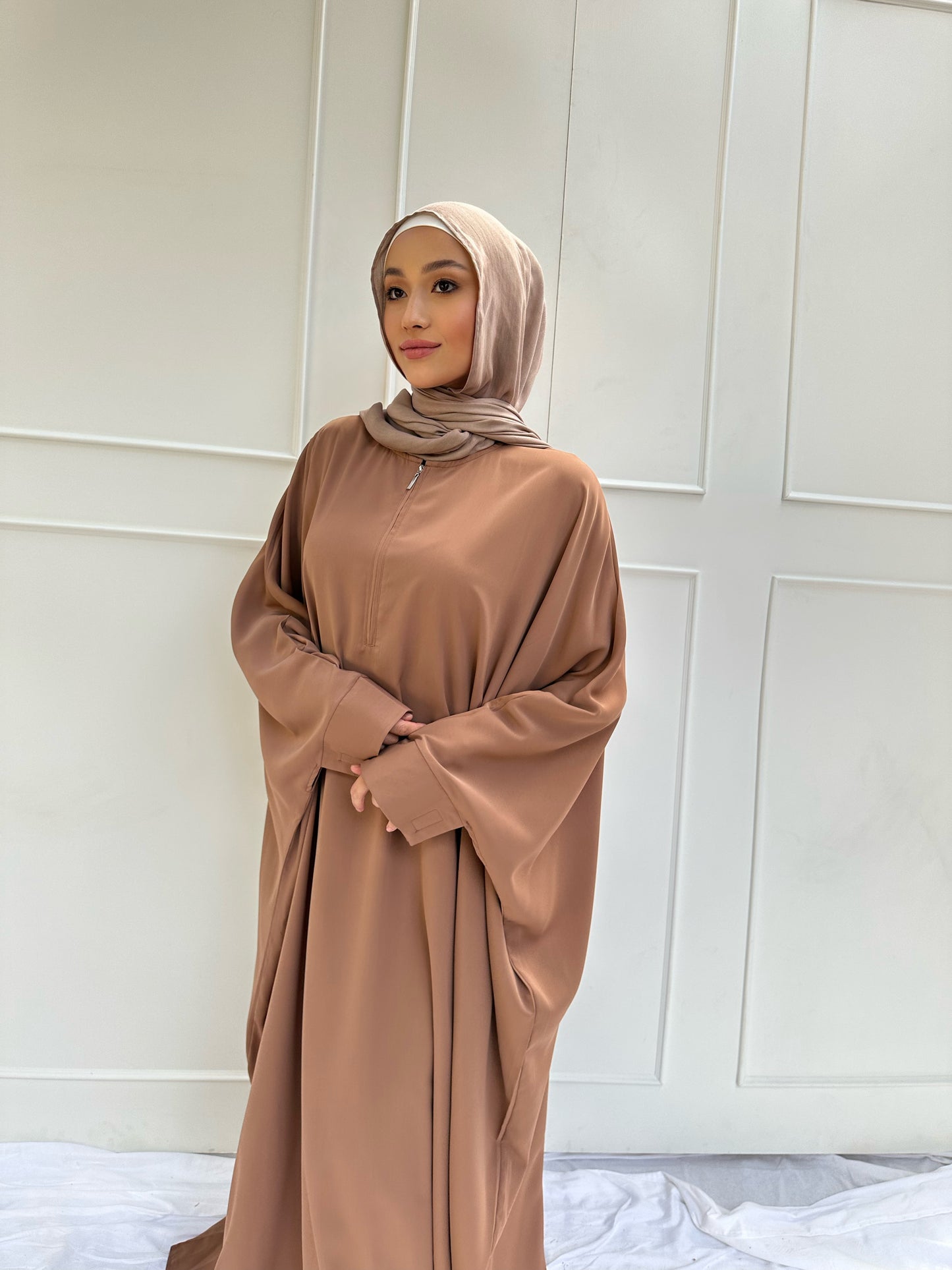 Yasmine Abaya khaki
