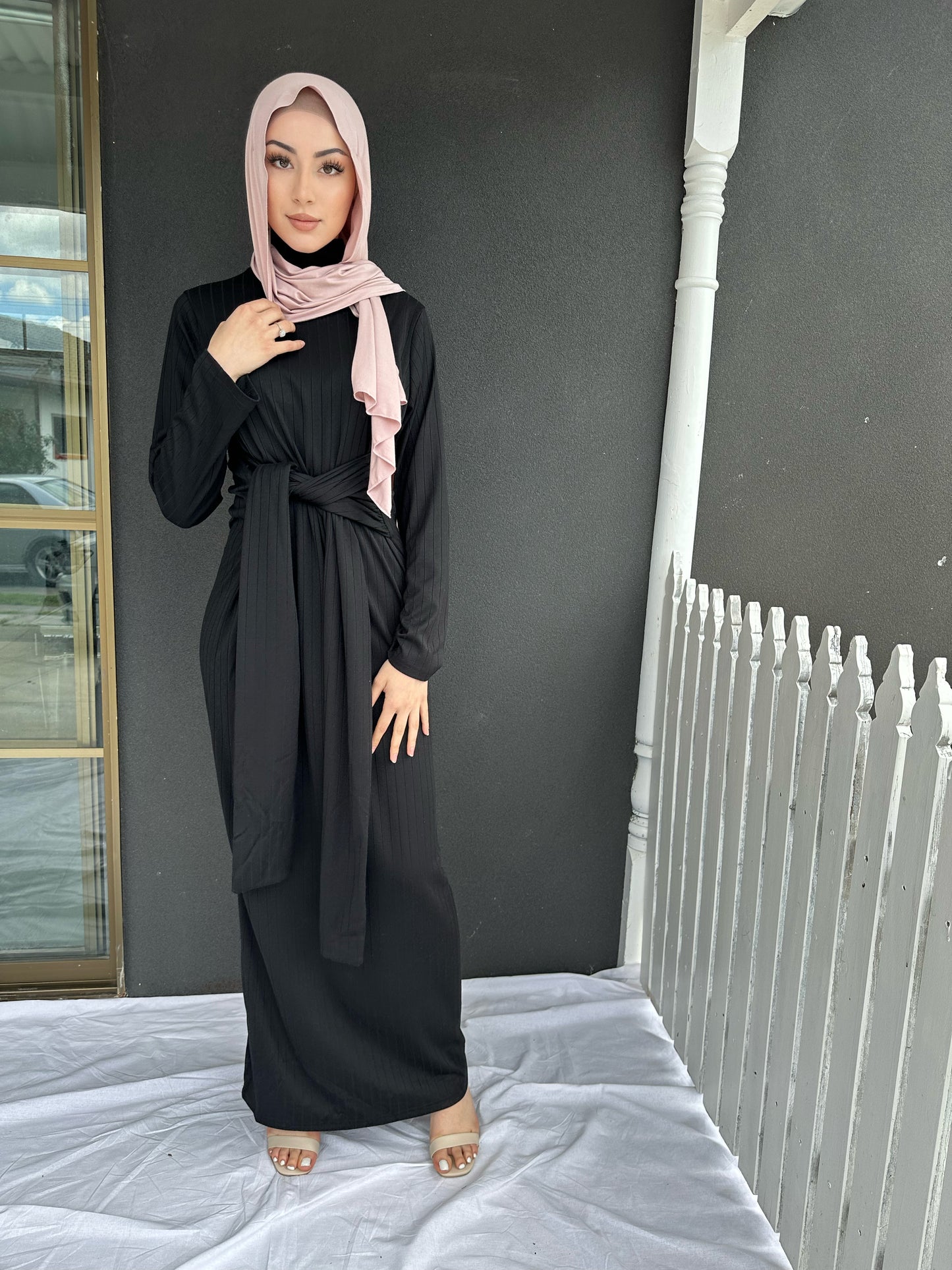Ariana Ribbed Maxi Dress-Black