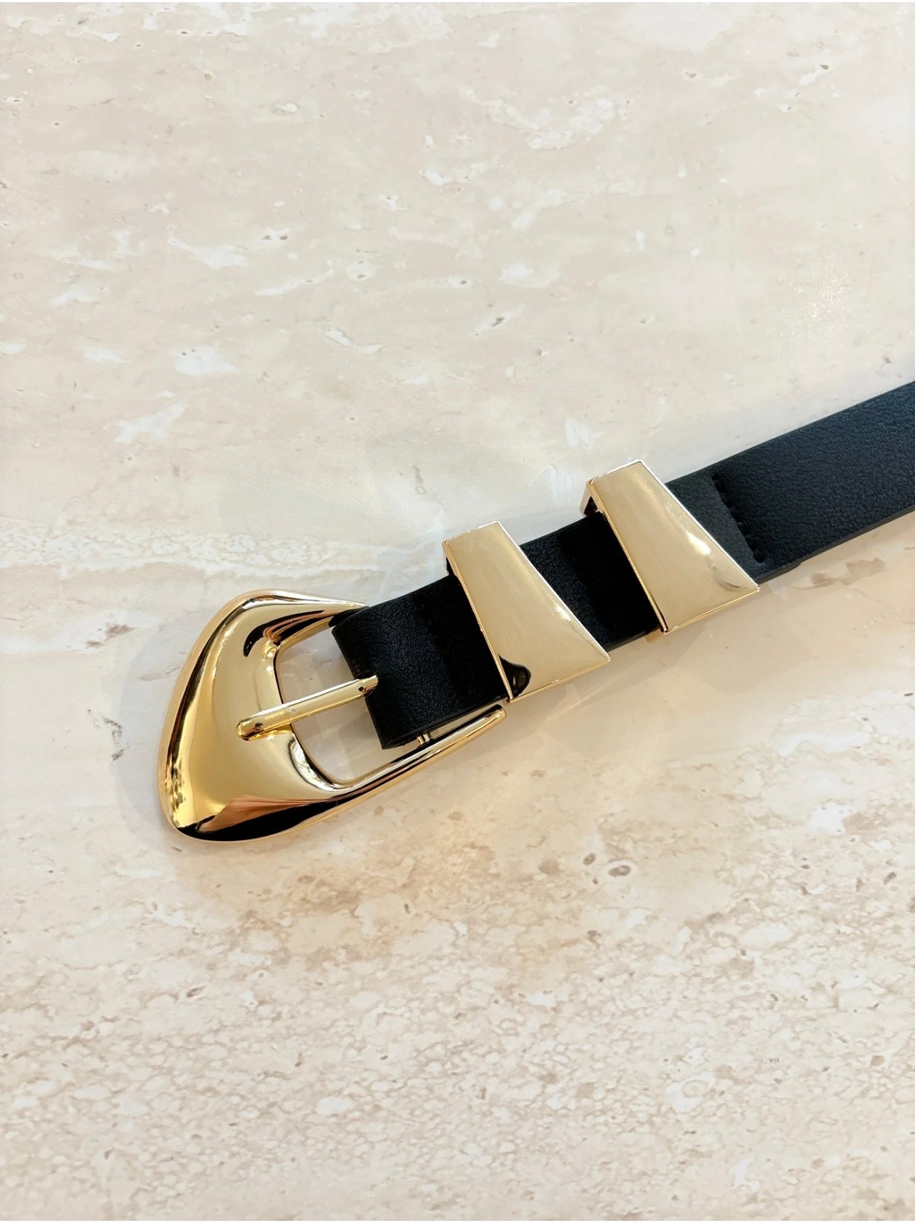 Pebble Dome Buckle Belt in Black