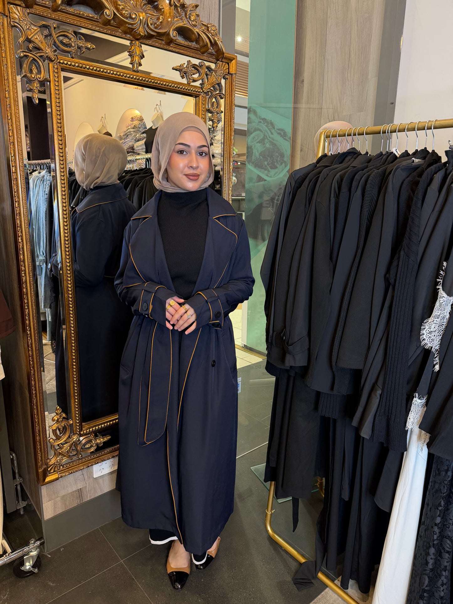 Rawan Contrast Trench Coat