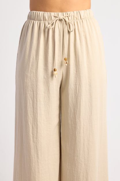 Textured pants with bead toggle