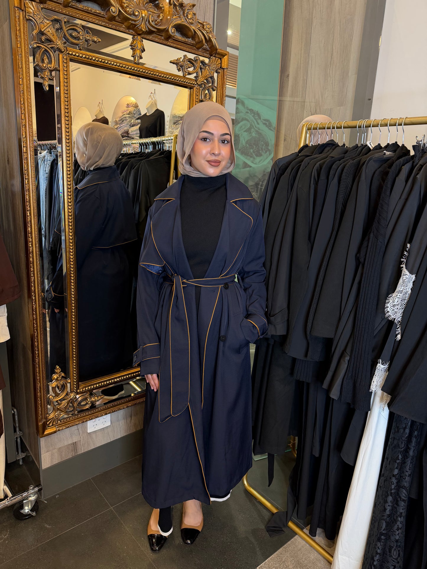 Rawan Contrast Trench Coat