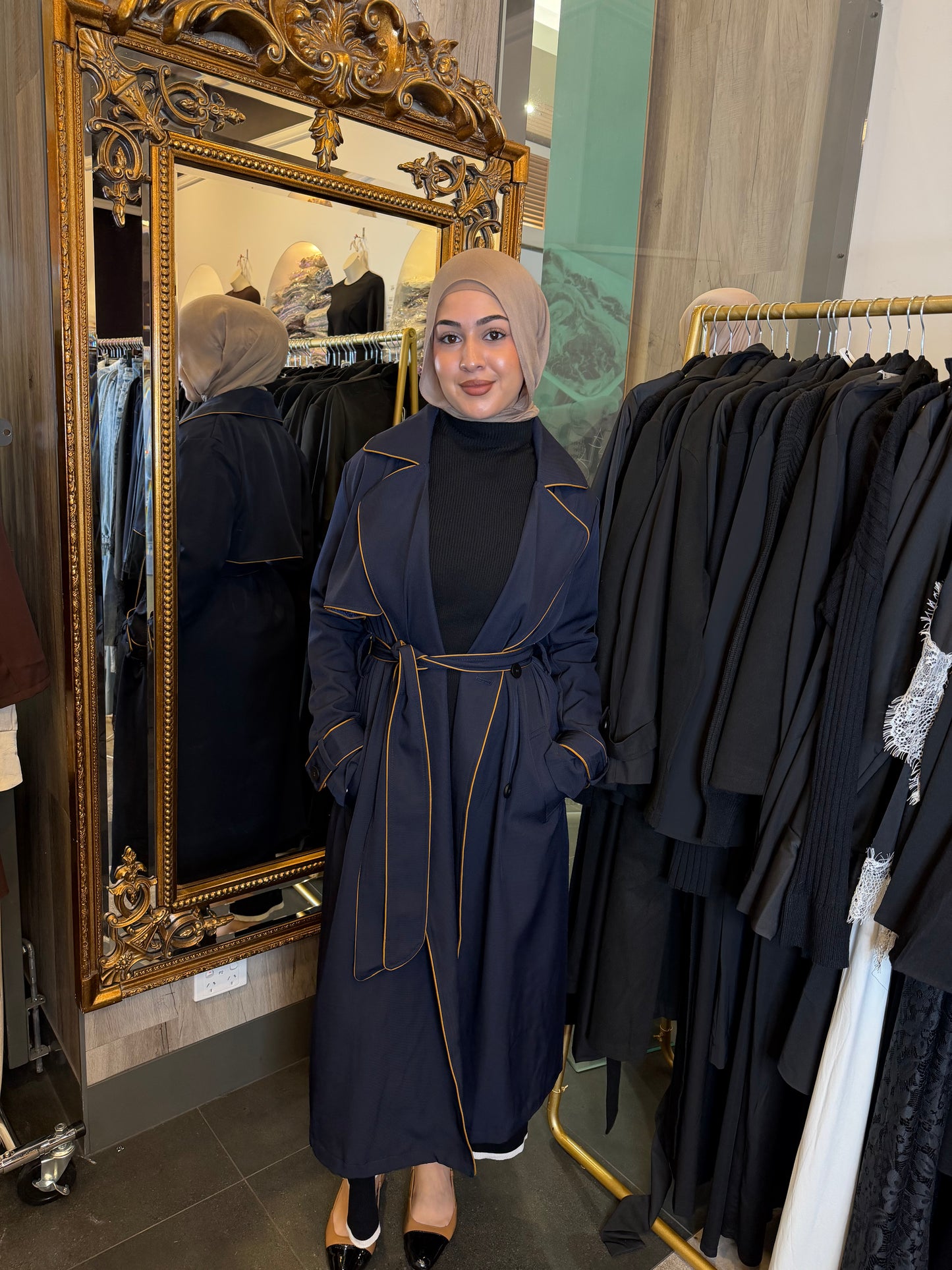 Rawan Contrast Trench Coat