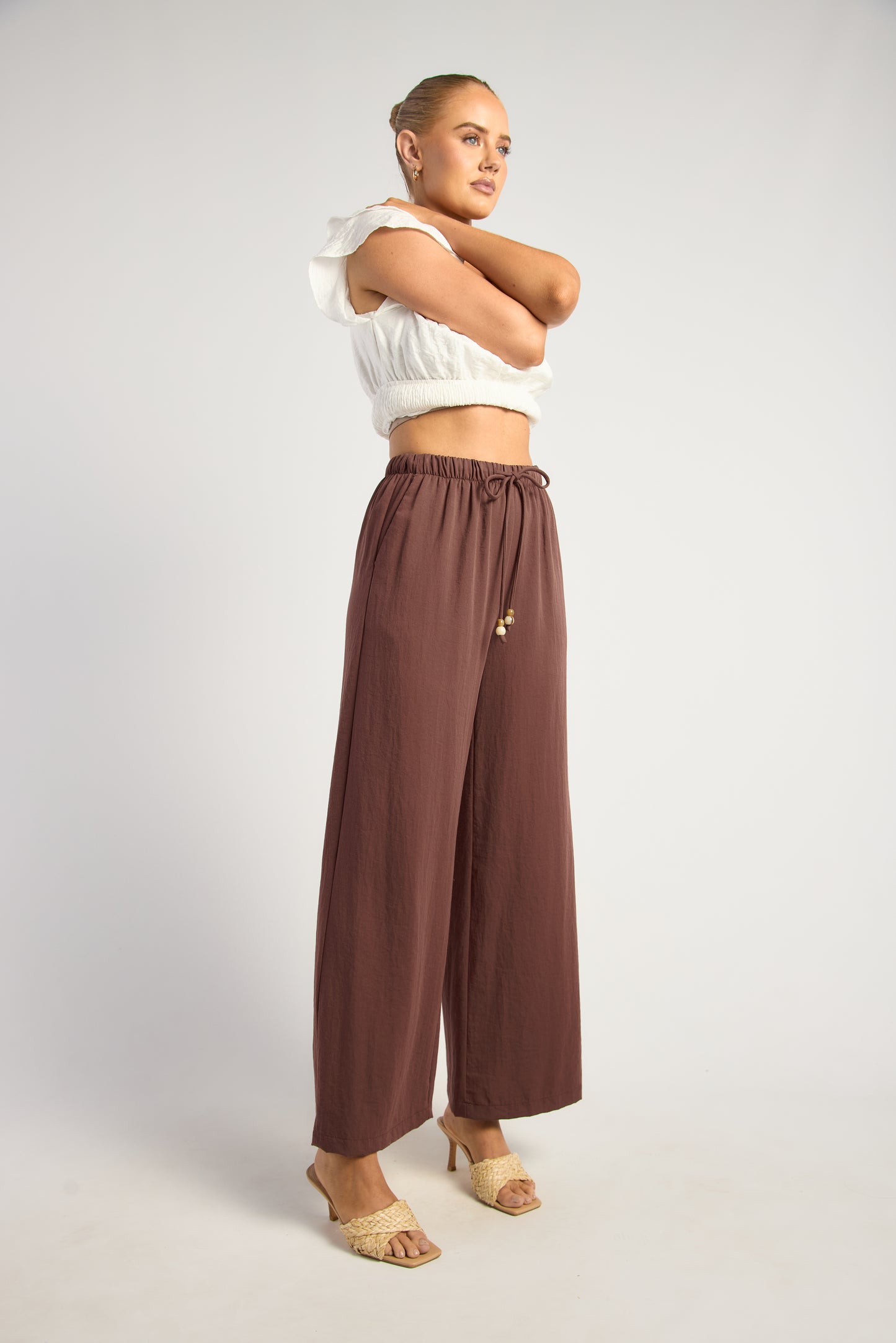 Textured pants with bead toggle