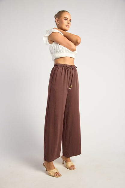 Textured pants with bead toggle