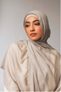 Silver cloud modal hijab