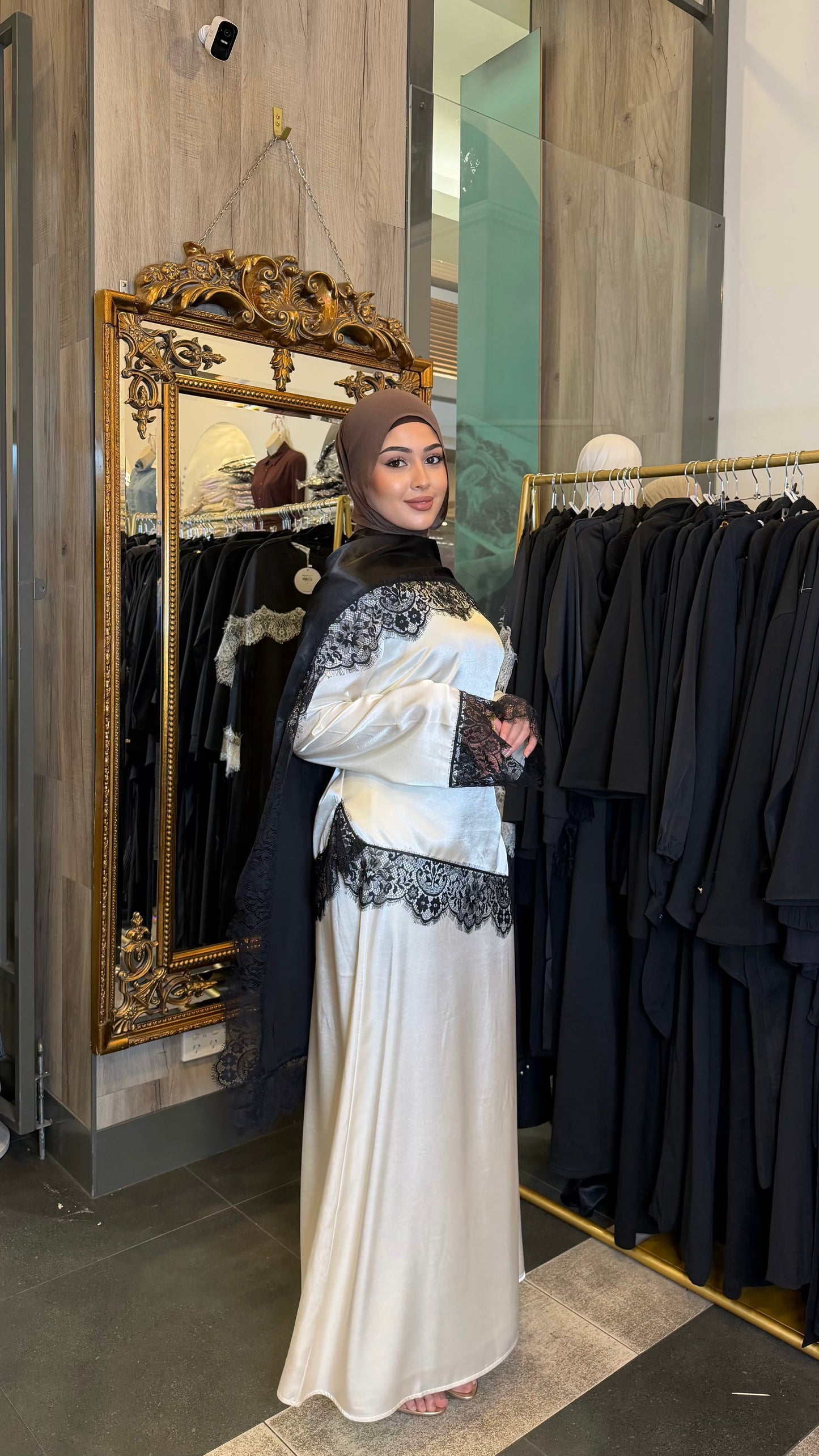 Noura Lace Set